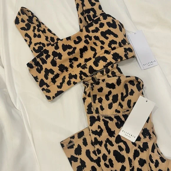 Alfenix camel over Leo set - Picture 1 of 1